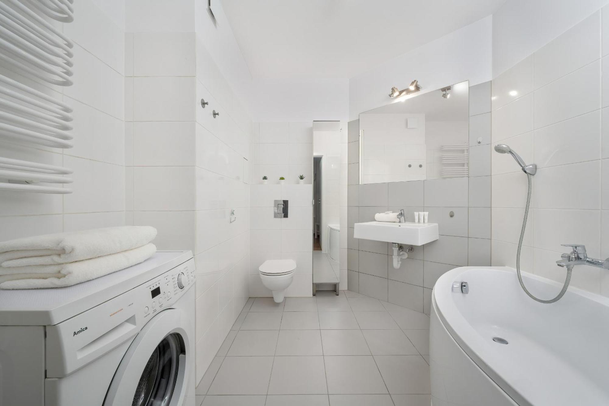 Modern With Balcony In By Renters Apartament Wrocław