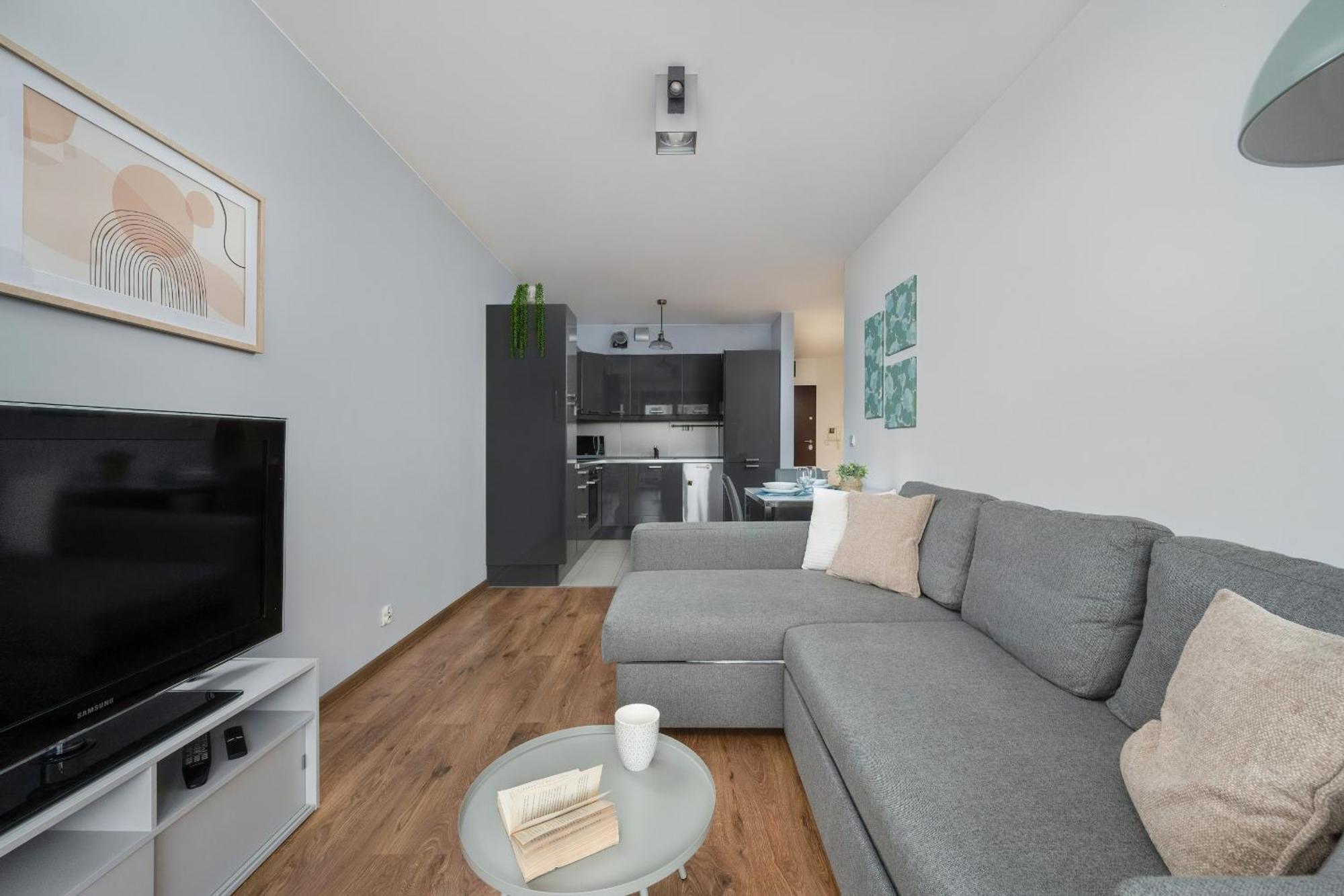 Modern With Balcony In By Renters * Wrocław